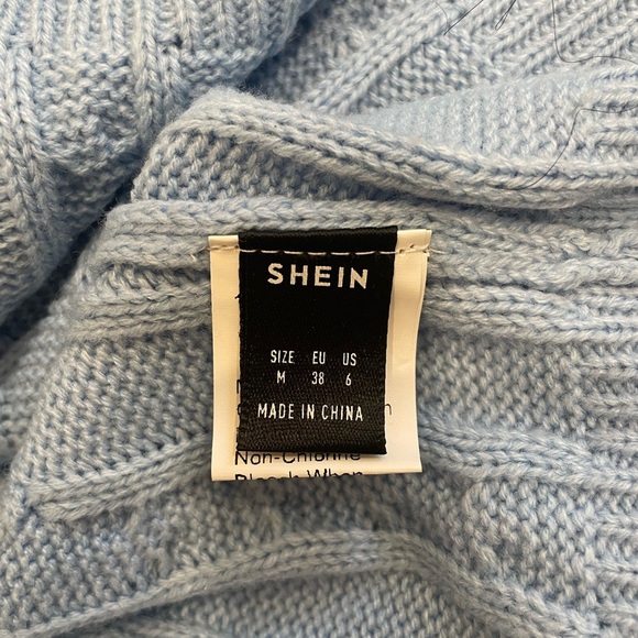 SHEIN Light Blue Cable Knit Cropped Sweater Vest - Picture 2 of 4